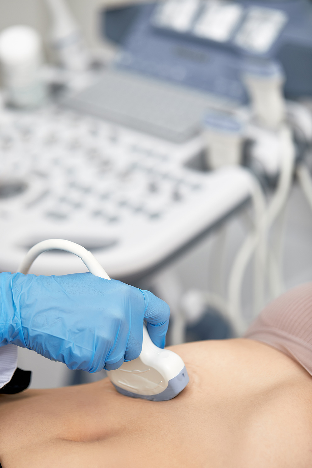 Bauchuntersuchung mit einem Ultraschallgerät